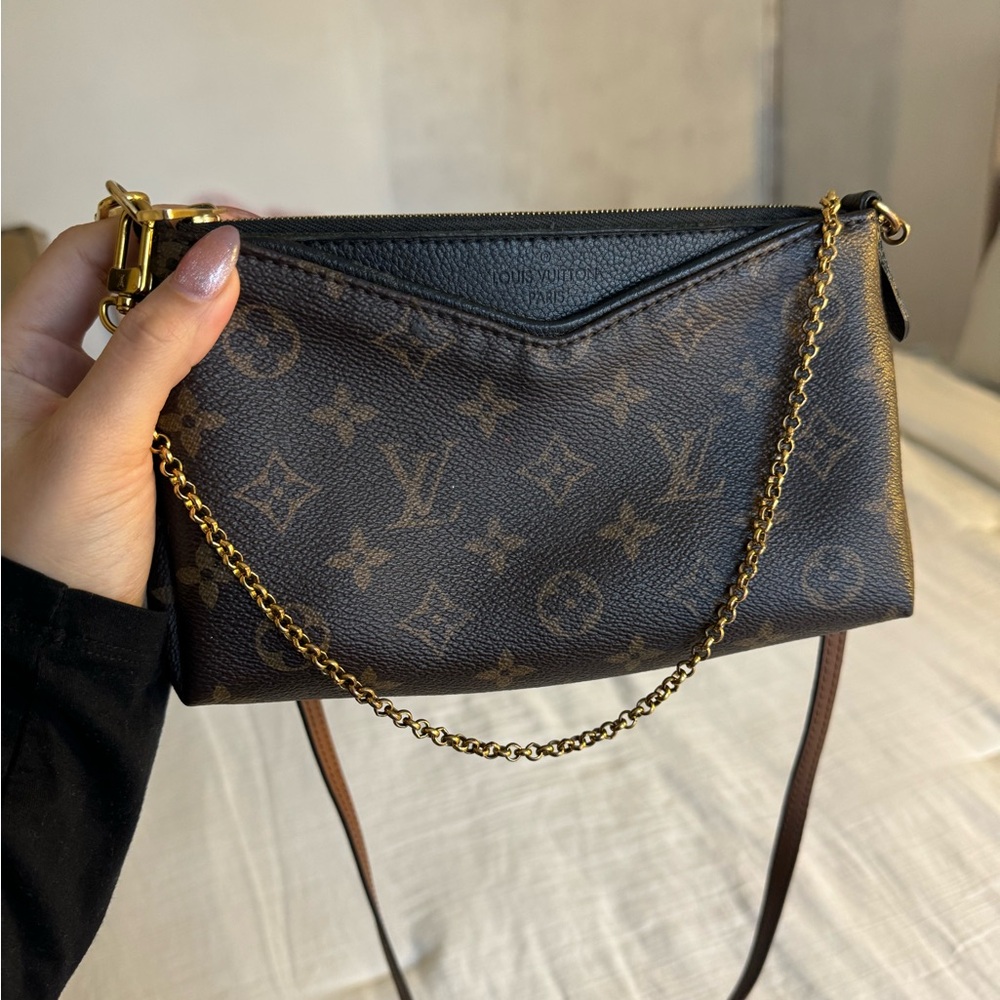 Louis Vuitton shoulder hand bag
